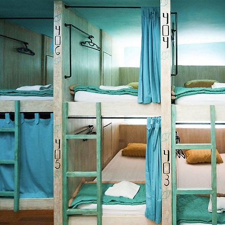 Nau Here Hostel Кута Екстериор снимка