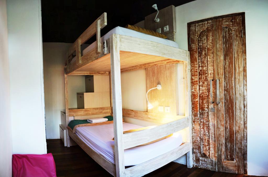 Nau Here Hostel Кута Екстериор снимка