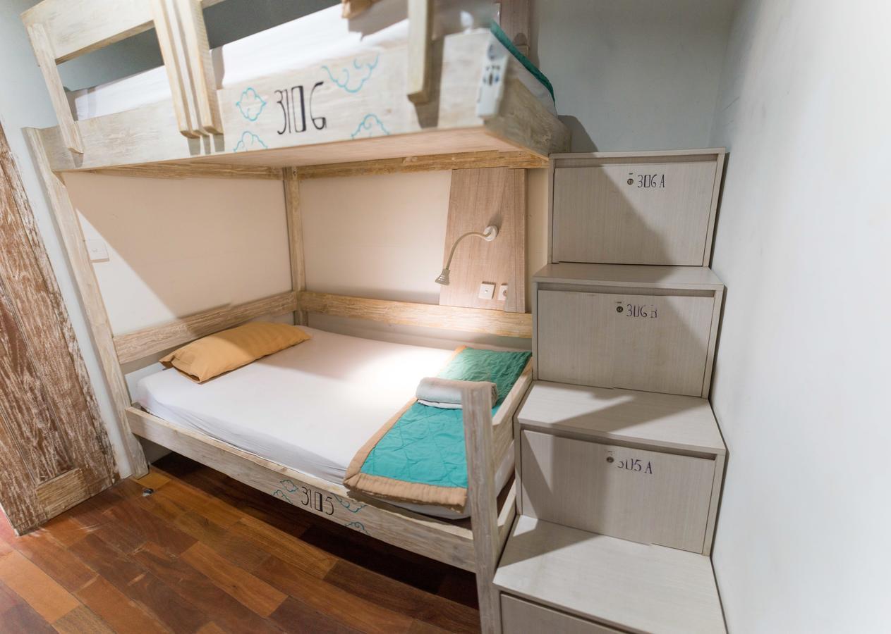 Nau Here Hostel Кута Екстериор снимка