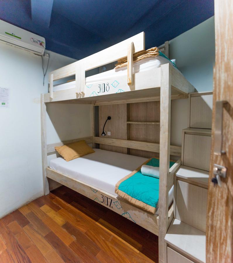 Nau Here Hostel Кута Екстериор снимка