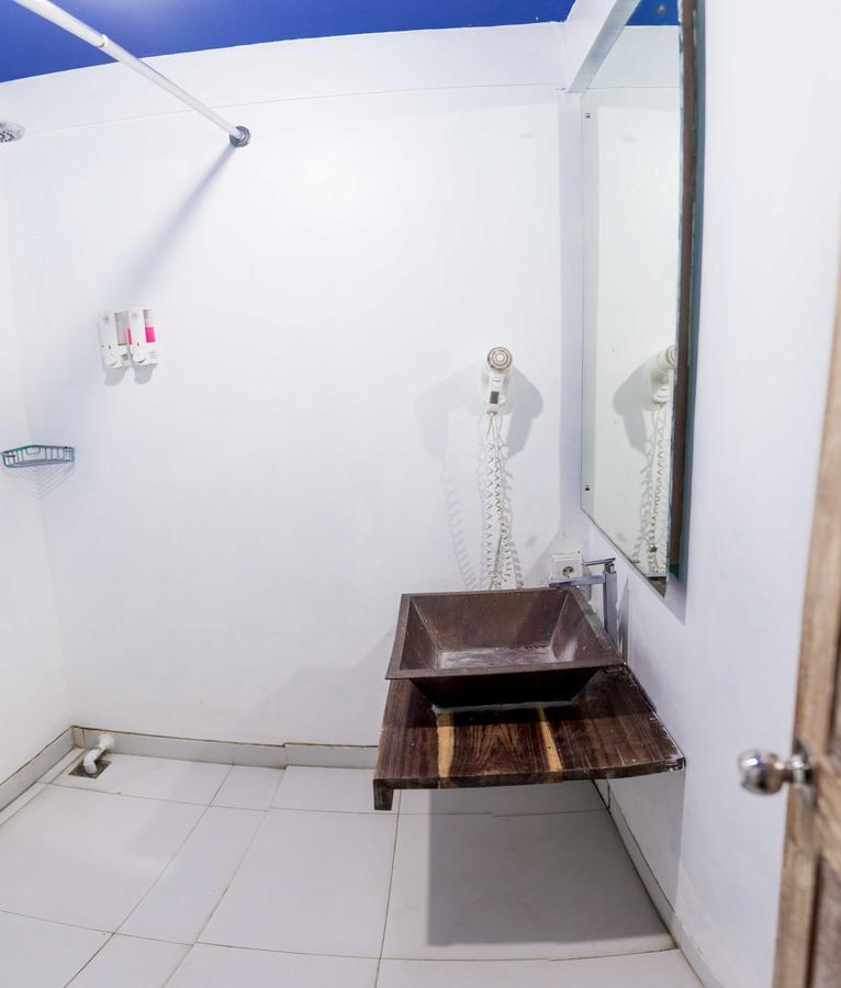 Nau Here Hostel Кута Екстериор снимка