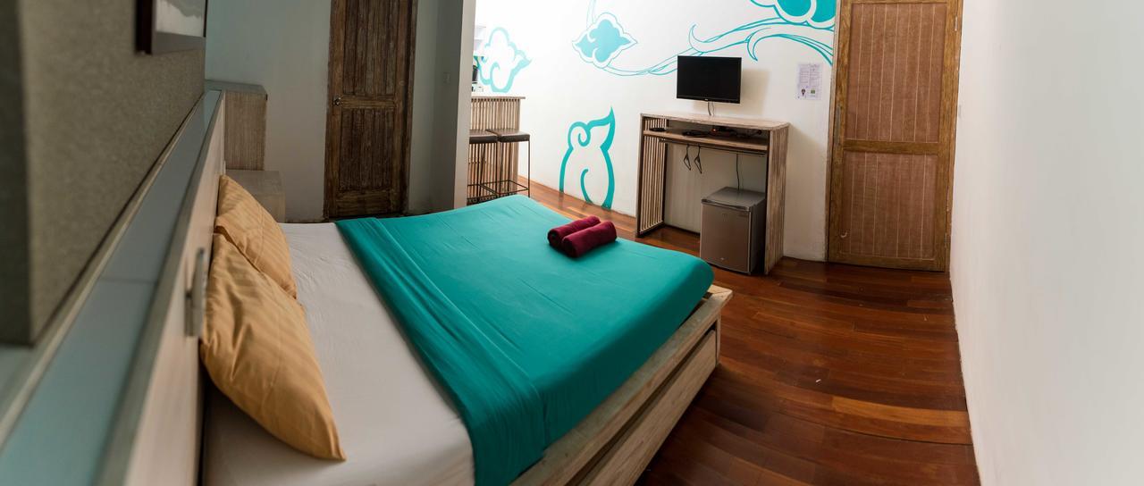 Nau Here Hostel Кута Екстериор снимка