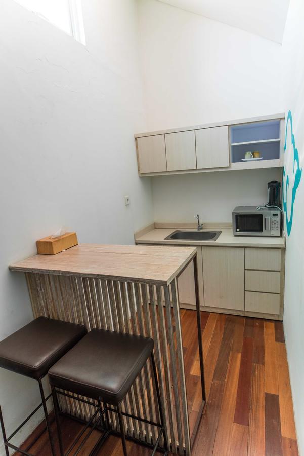 Nau Here Hostel Кута Екстериор снимка