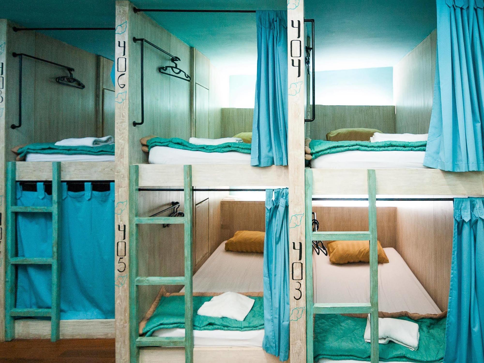 Nau Here Hostel Кута Екстериор снимка
