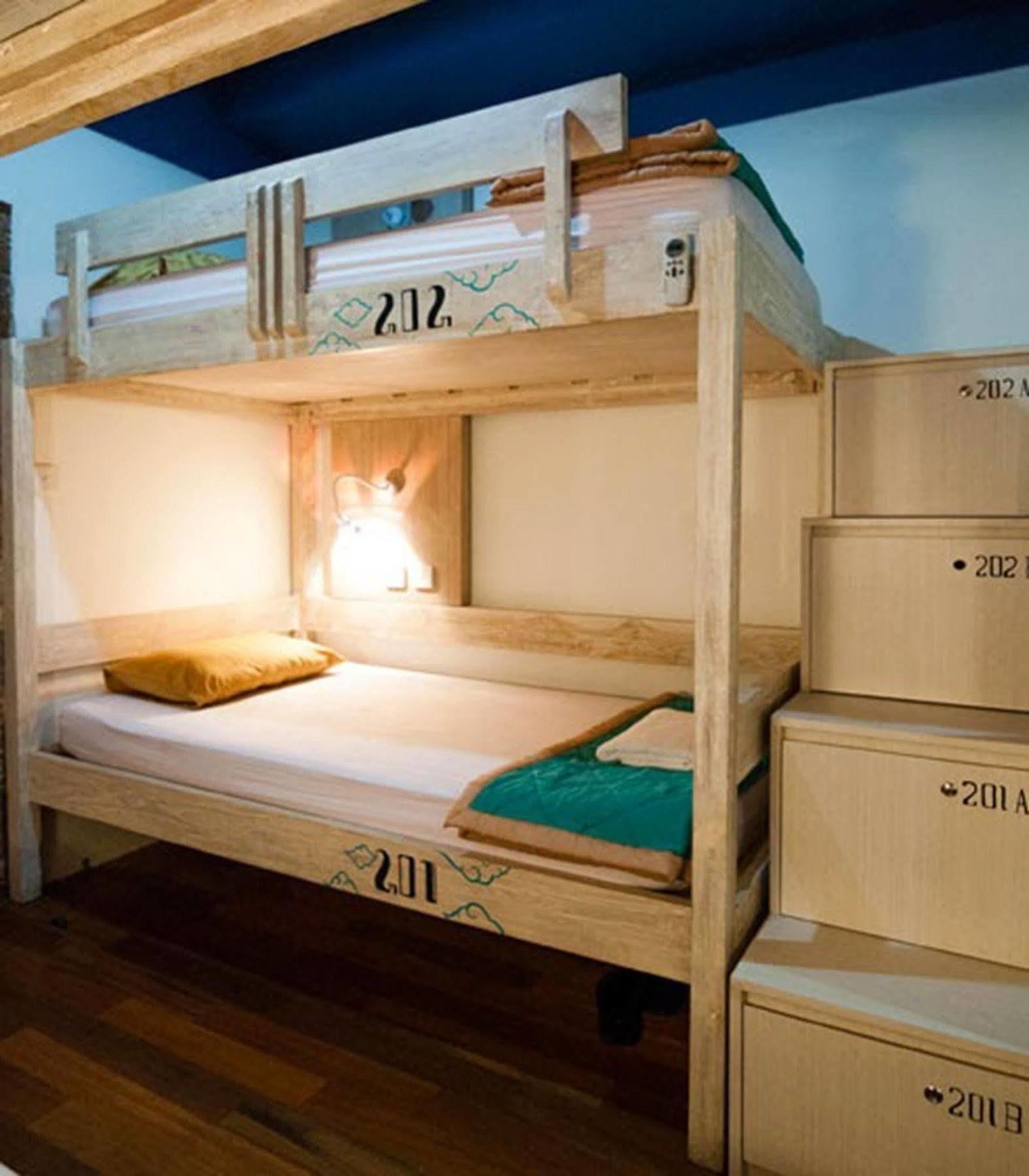 Nau Here Hostel Кута Екстериор снимка