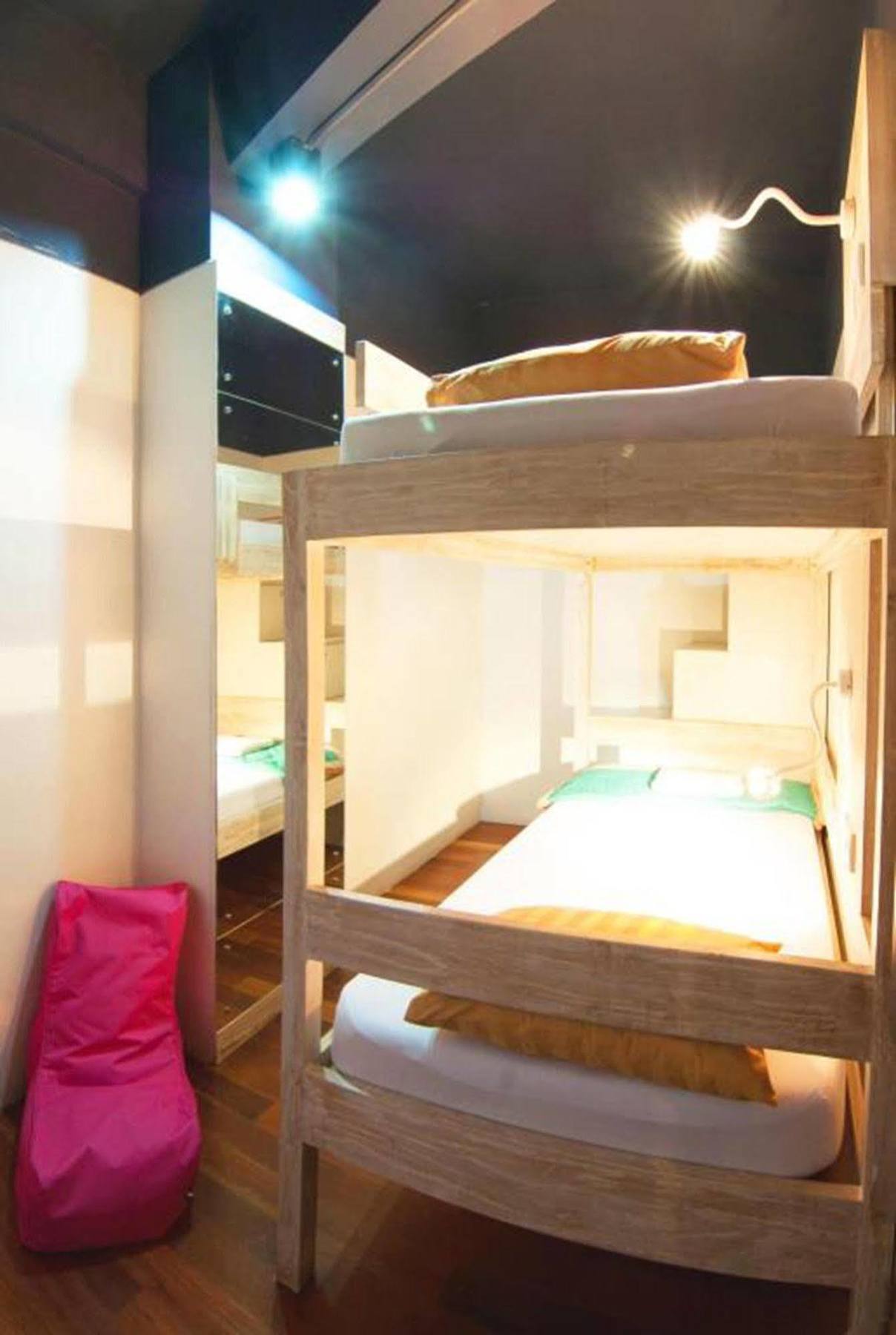Nau Here Hostel Кута Екстериор снимка
