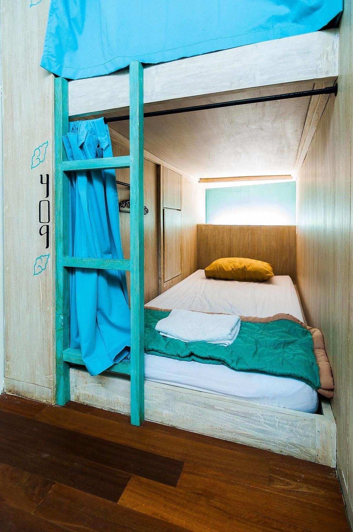Nau Here Hostel Кута Екстериор снимка